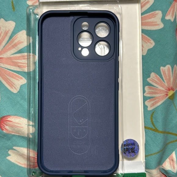It’s brand new THENORTHFACE iphone case design for15Promax💙15pro🖤 wireless 🛜 - Picture 5 of 5